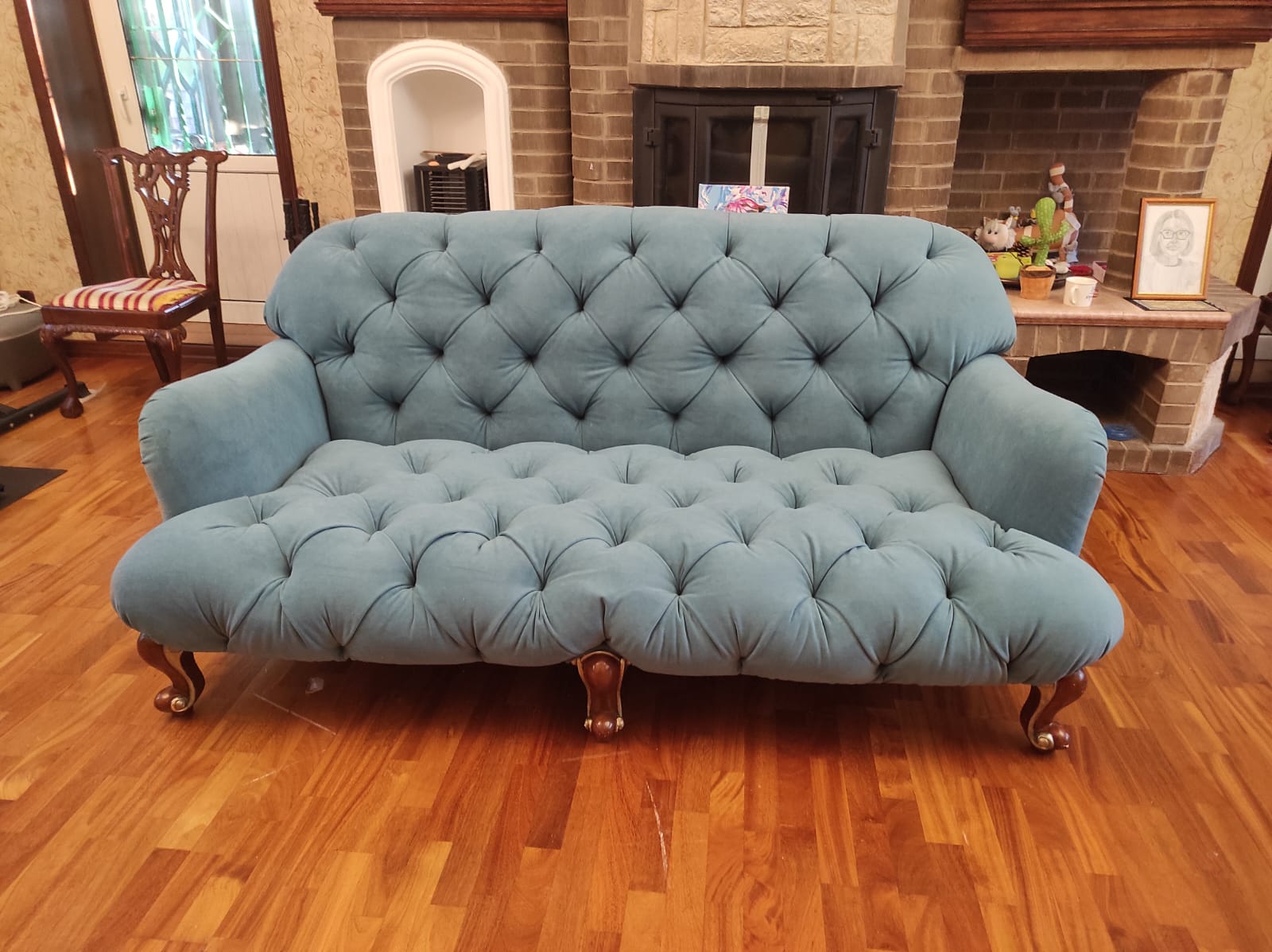 Перетяжка дивана. Малино